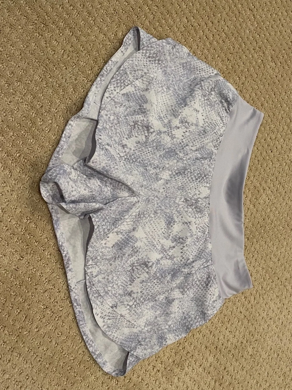 Avia Running Shorts S 4-6 Gray Python Snakeskin Print NWOT